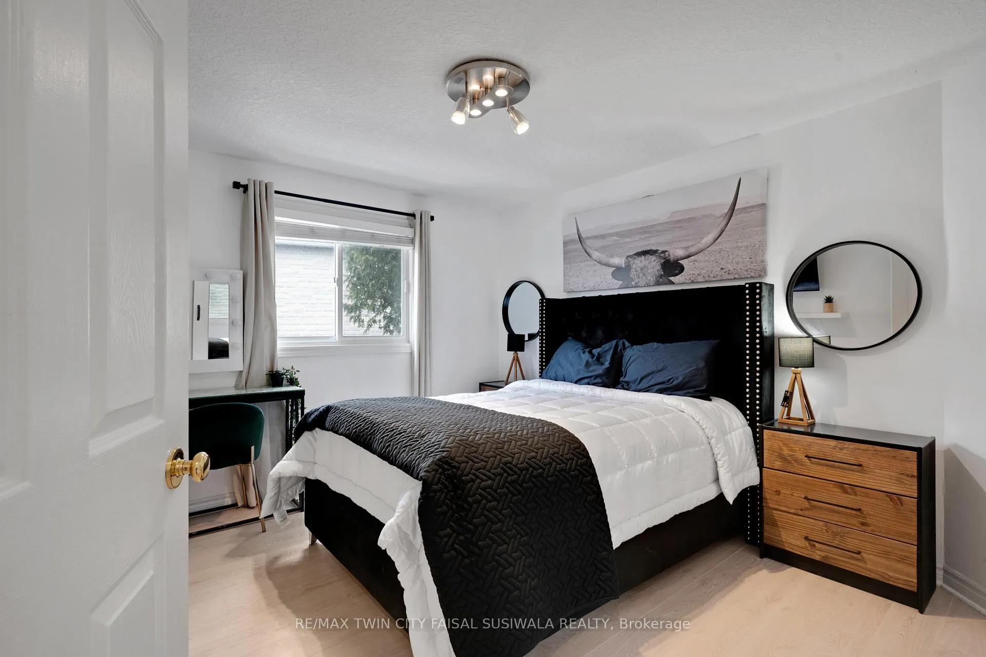 Photo 39 of 158 Mcmeeken Drive, Cambridge — HOMEH