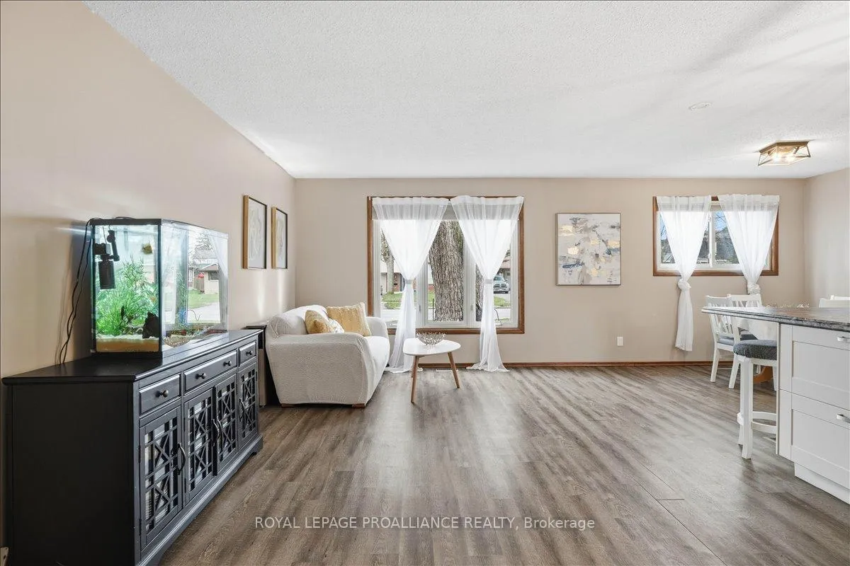 Photo 7 of 607 Bridge Street E, Belleville, Belleville Ward — HOMEH