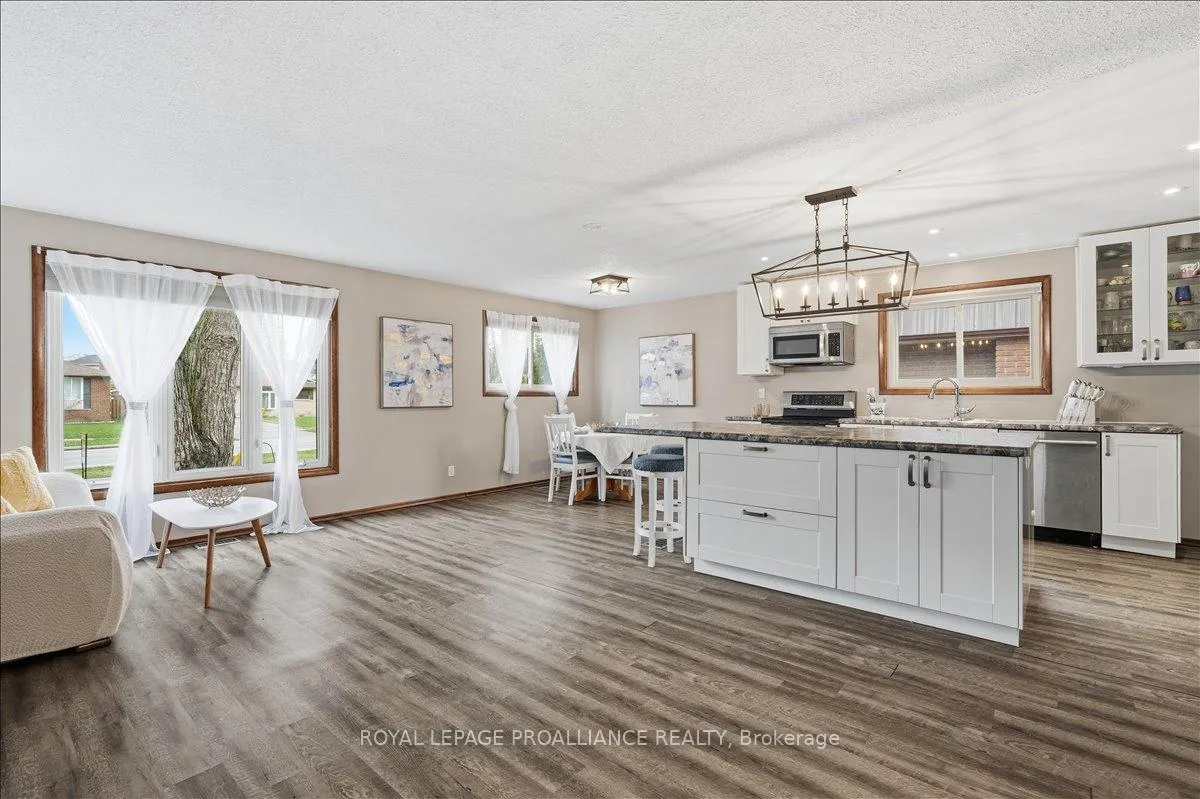 Photo 8 of 607 Bridge Street E, Belleville, Belleville Ward — HOMEH