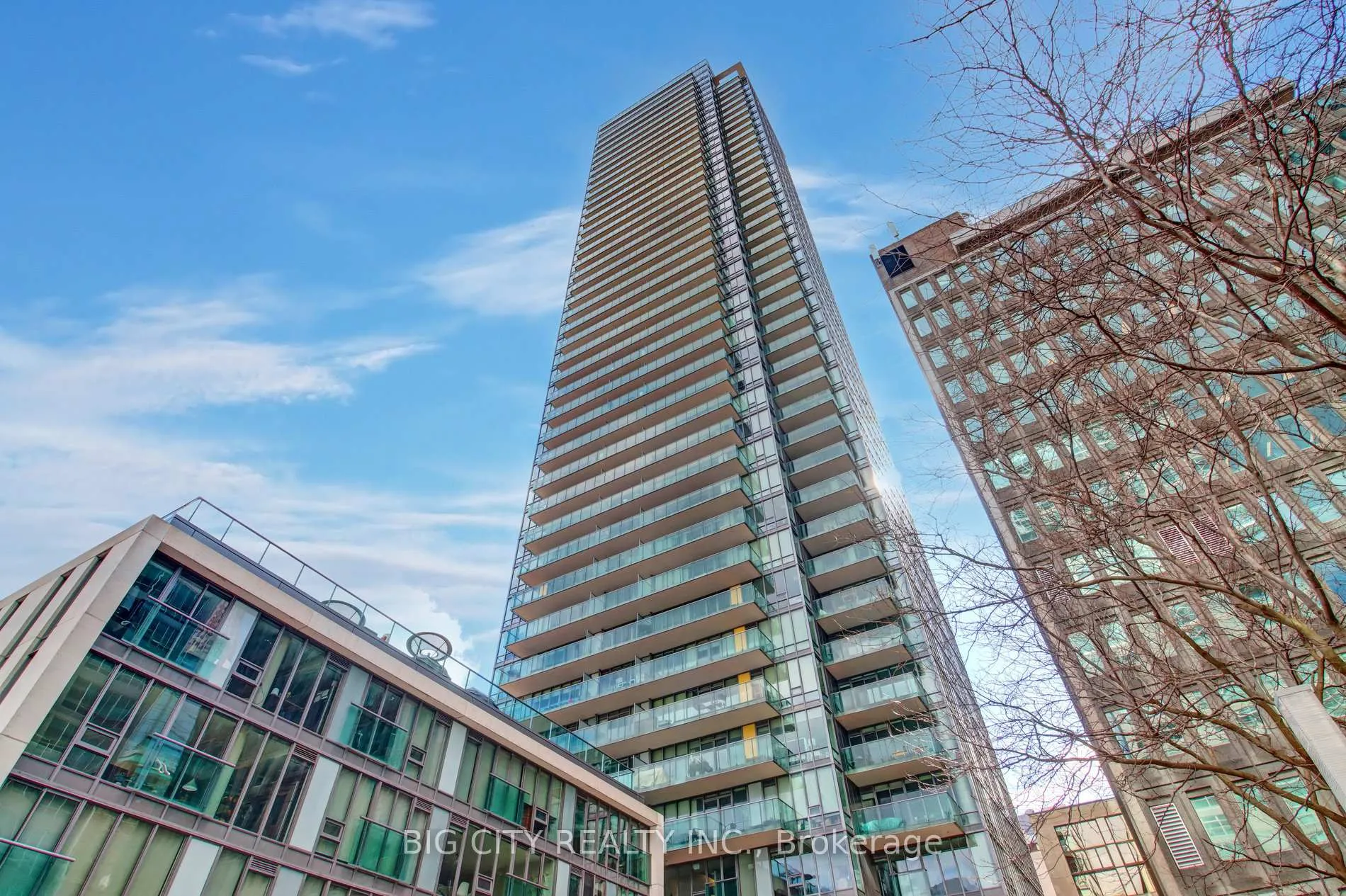 Front of Unit 2001, 33 Lombard Street