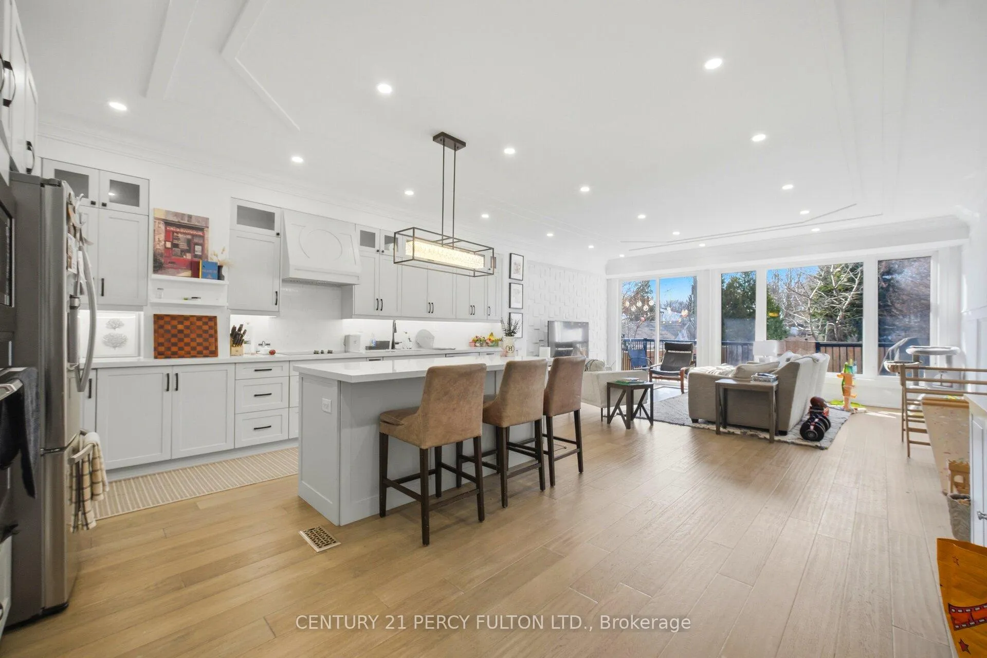Photo 2 of 195 Danforth Road, Scarborough, Oakridge — HOMEH