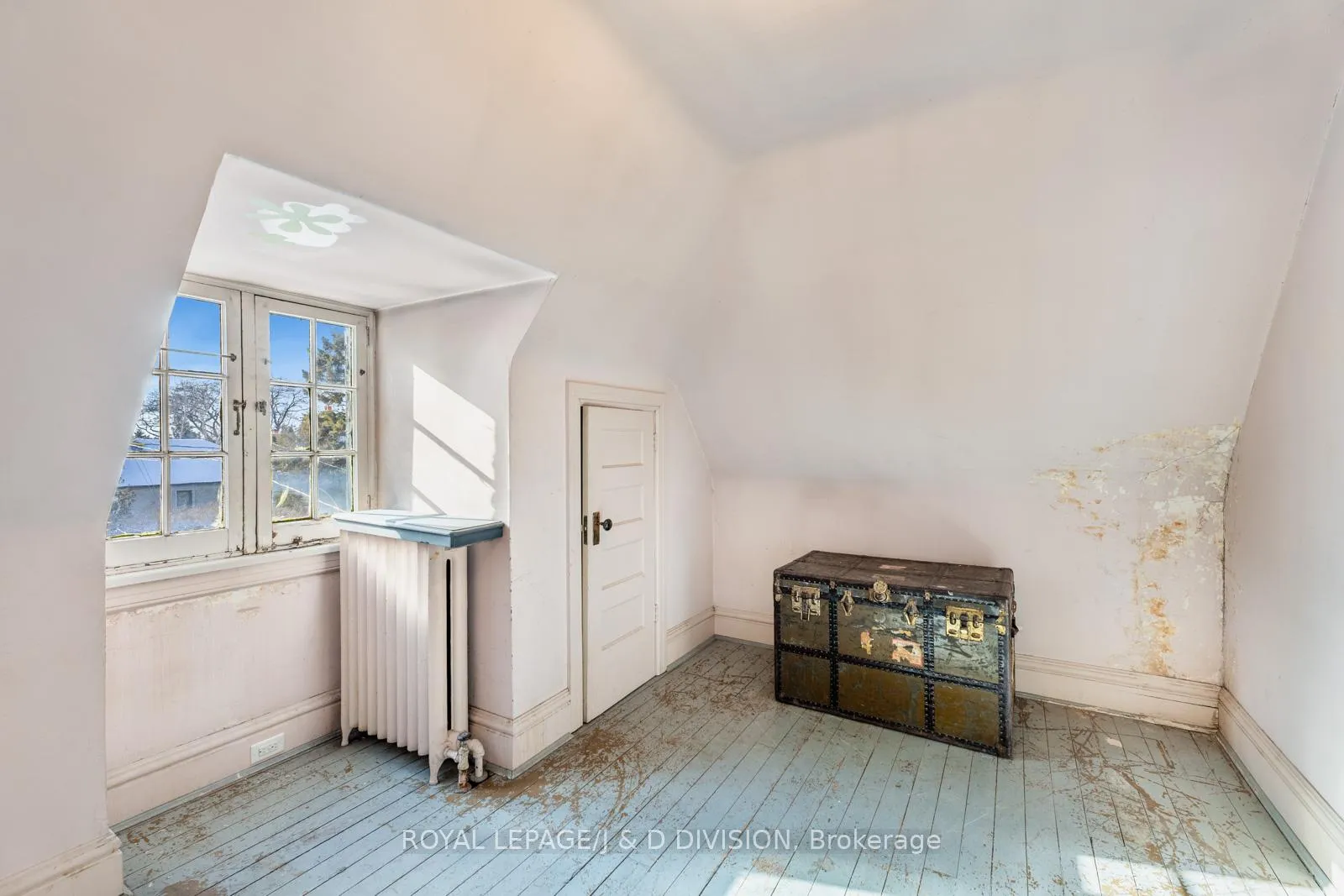 Photo 24 of 64 Heathdale Road, Toronto, Humewood-Cedarvale — HOMEH