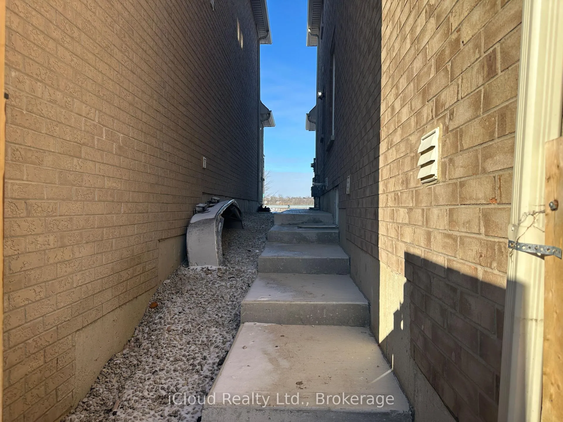 Photo 4 of Unit BSMT, 89 Longboat Run W, Brantford — HOMEH