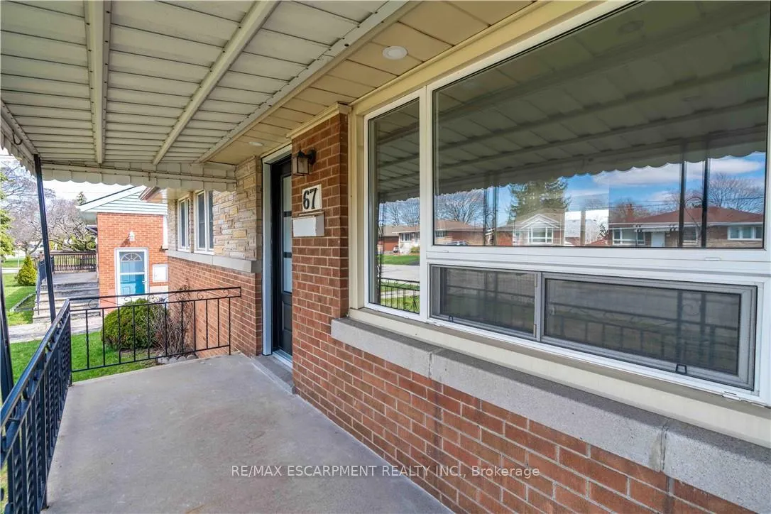 Photo 2 of 67 Toby Crescent, Hamilton, Huntington — HOMEH