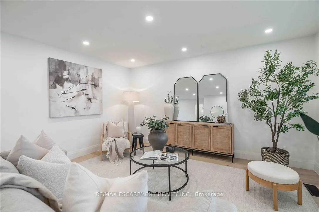 Photo 6 of 67 Toby Crescent, Hamilton, Huntington — HOMEH