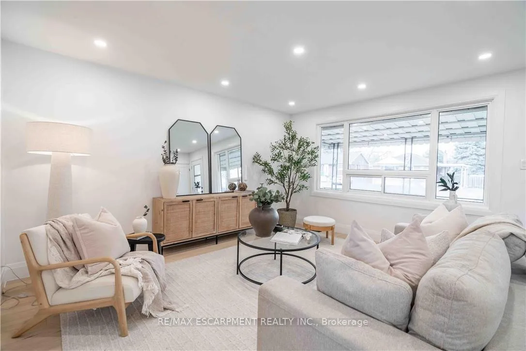 Photo 7 of 67 Toby Crescent, Hamilton, Huntington — HOMEH