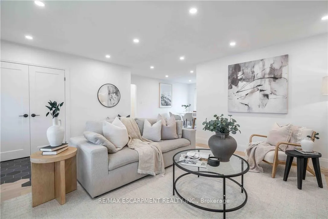 Photo 8 of 67 Toby Crescent, Hamilton, Huntington — HOMEH