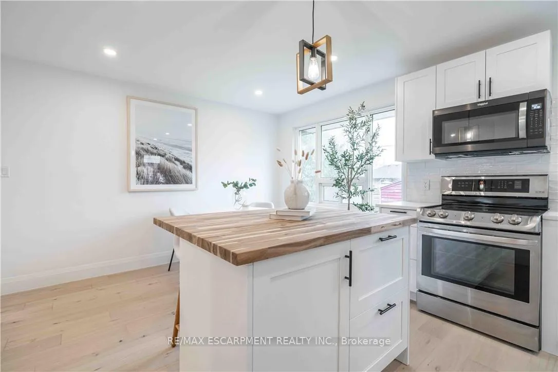 Photo 16 of 67 Toby Crescent, Hamilton, Huntington — HOMEH