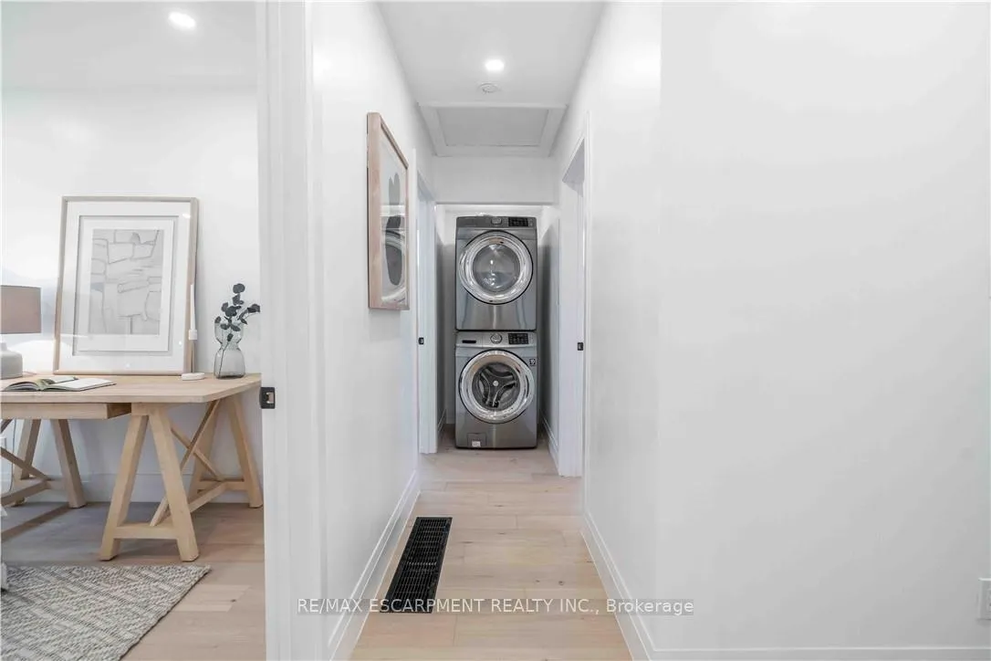 Photo 18 of 67 Toby Crescent, Hamilton, Huntington — HOMEH