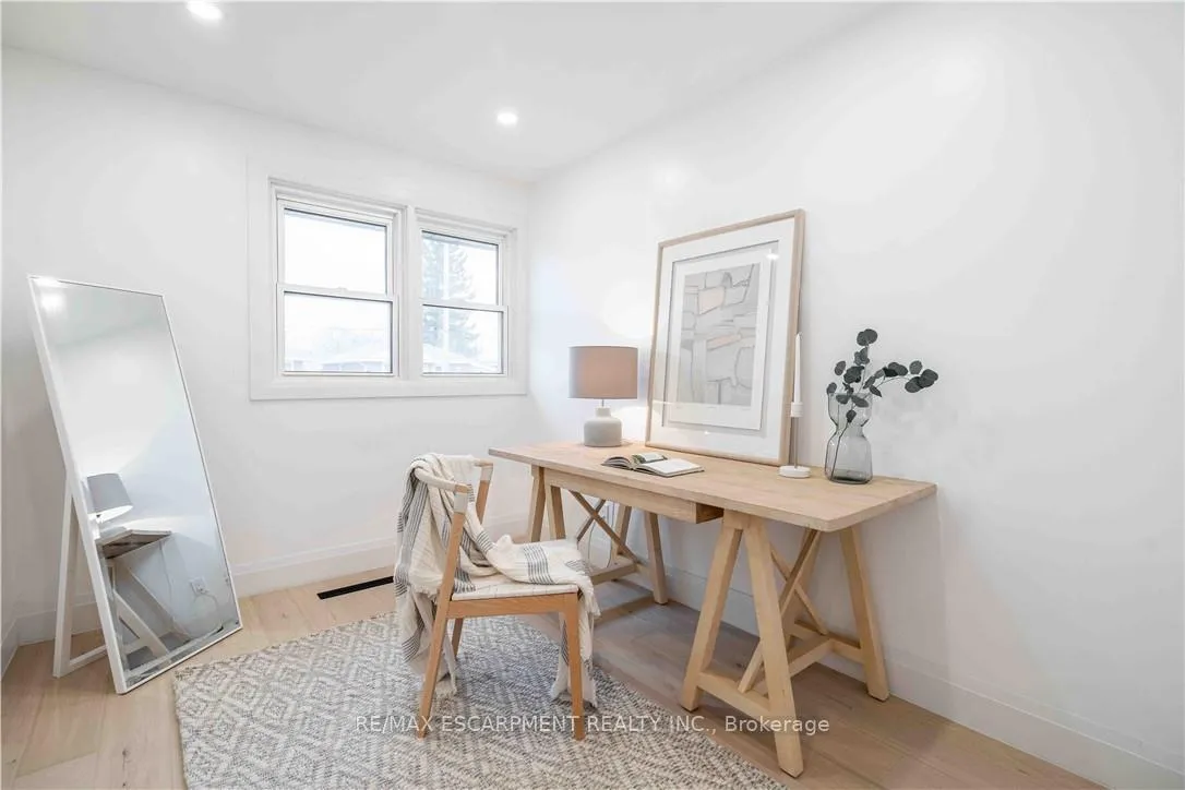 Photo 19 of 67 Toby Crescent, Hamilton, Huntington — HOMEH