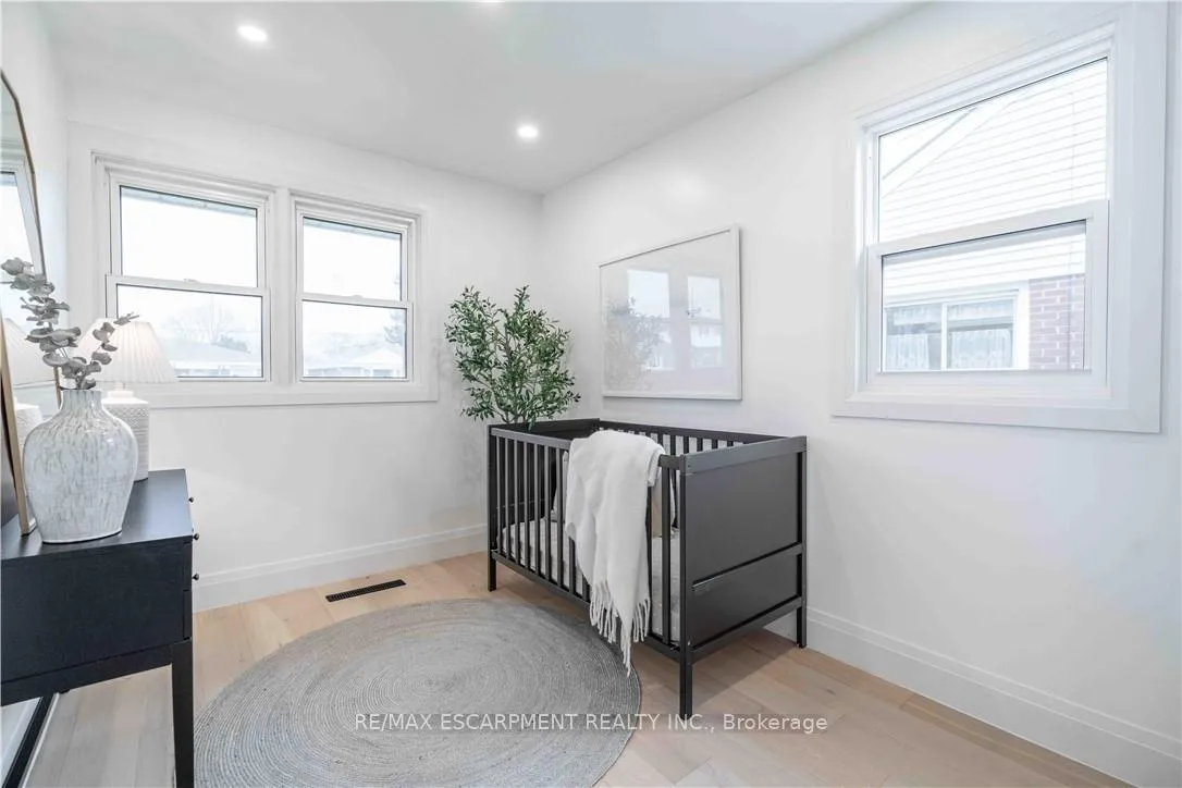 Photo 20 of 67 Toby Crescent, Hamilton, Huntington — HOMEH