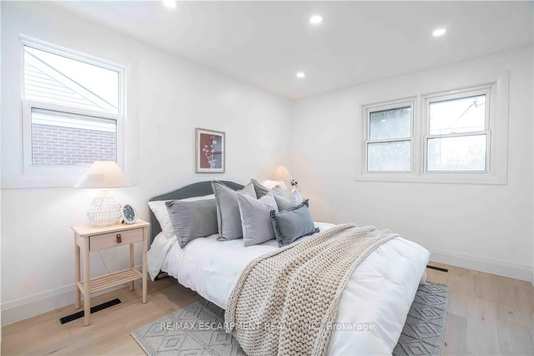 Photo 22 of 67 Toby Crescent, Hamilton, Huntington — HOMEH