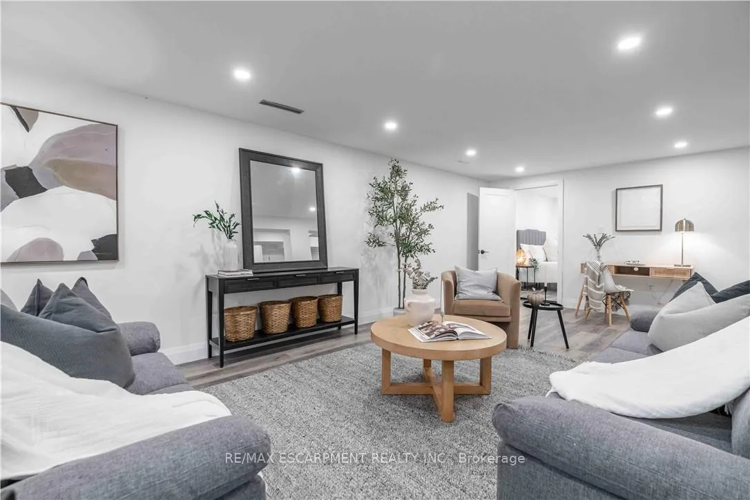Photo 30 of 67 Toby Crescent, Hamilton, Huntington — HOMEH