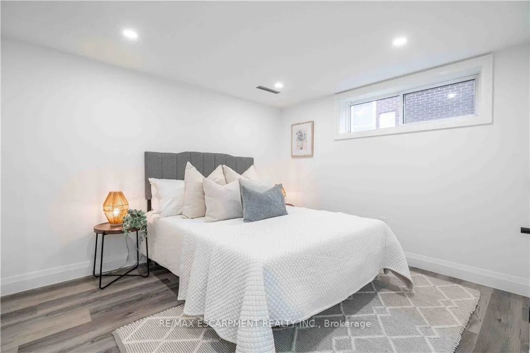 Photo 32 of 67 Toby Crescent, Hamilton, Huntington — HOMEH