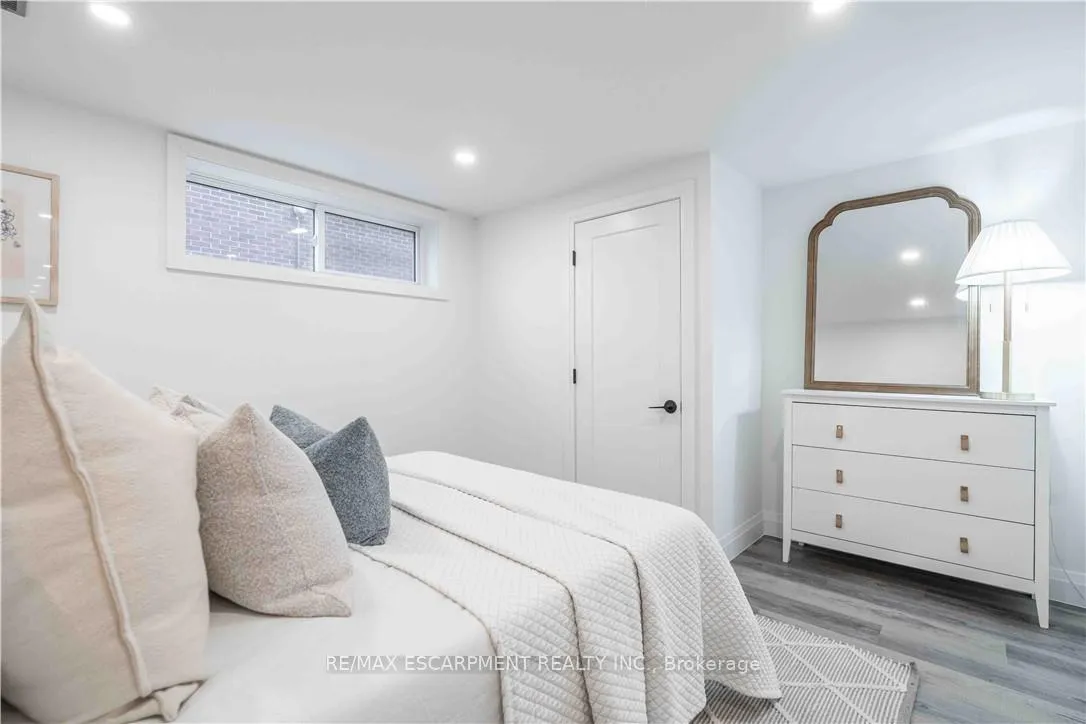 Photo 33 of 67 Toby Crescent, Hamilton, Huntington — HOMEH