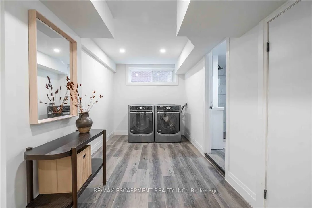 Photo 34 of 67 Toby Crescent, Hamilton, Huntington — HOMEH
