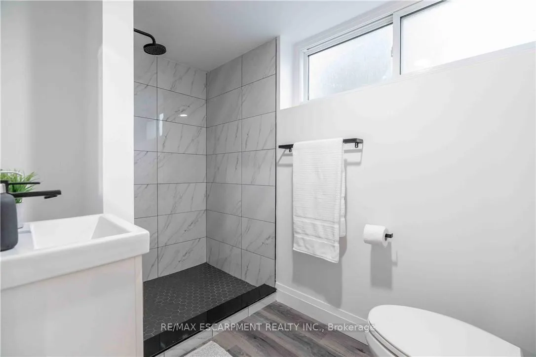 Photo 35 of 67 Toby Crescent, Hamilton, Huntington — HOMEH