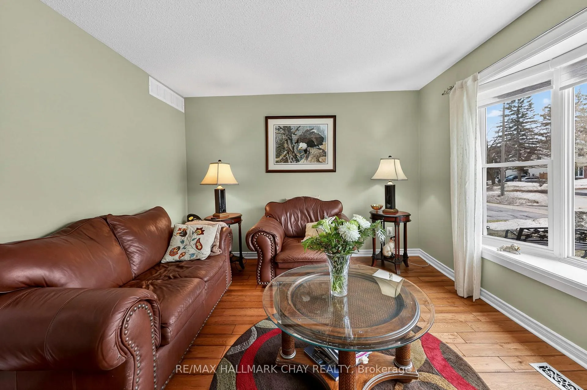 Photo 5 of 15 Wilde Place, Barrie, Letitia Heights — HOMEH