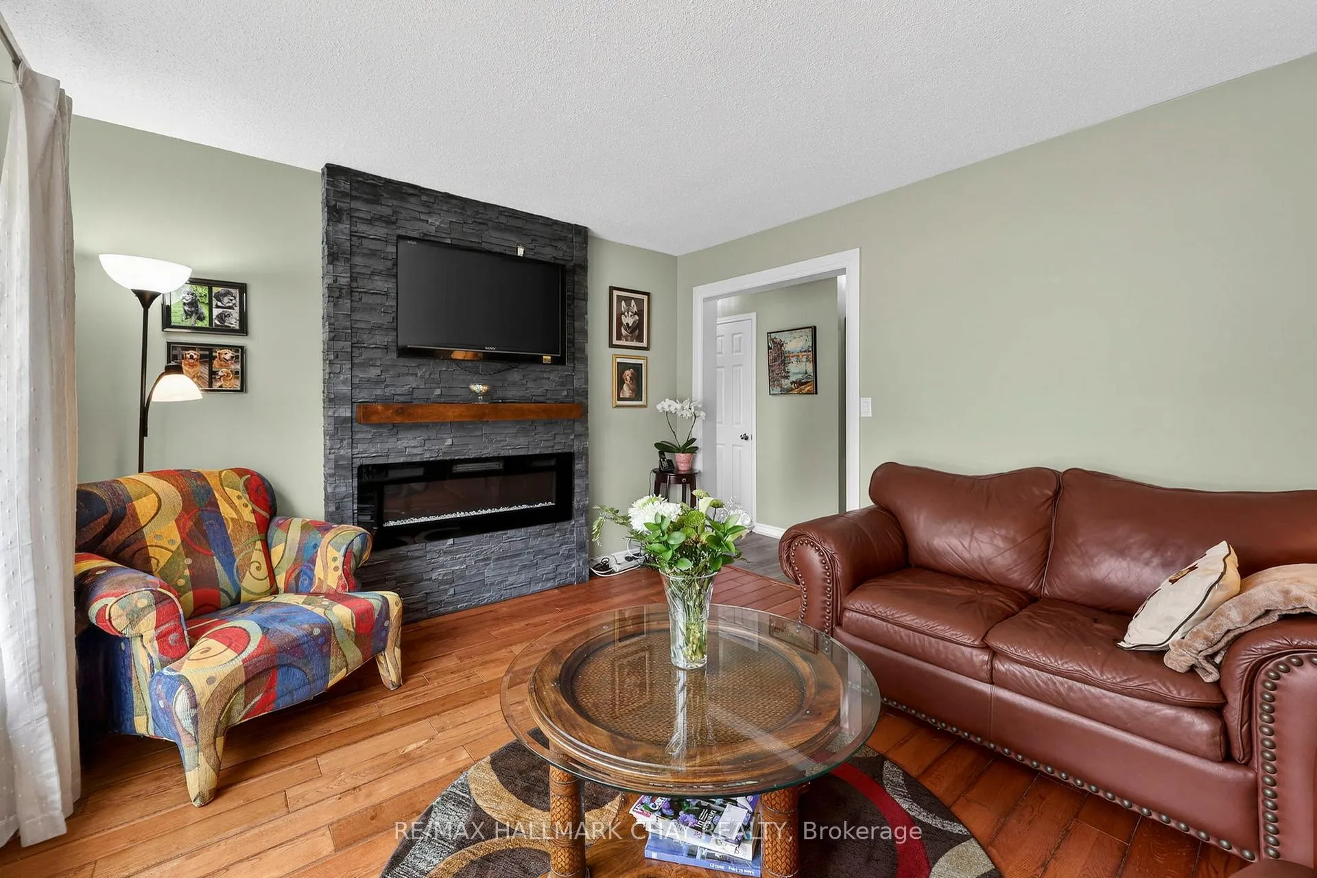 Photo 7 of 15 Wilde Place, Barrie, Letitia Heights — HOMEH