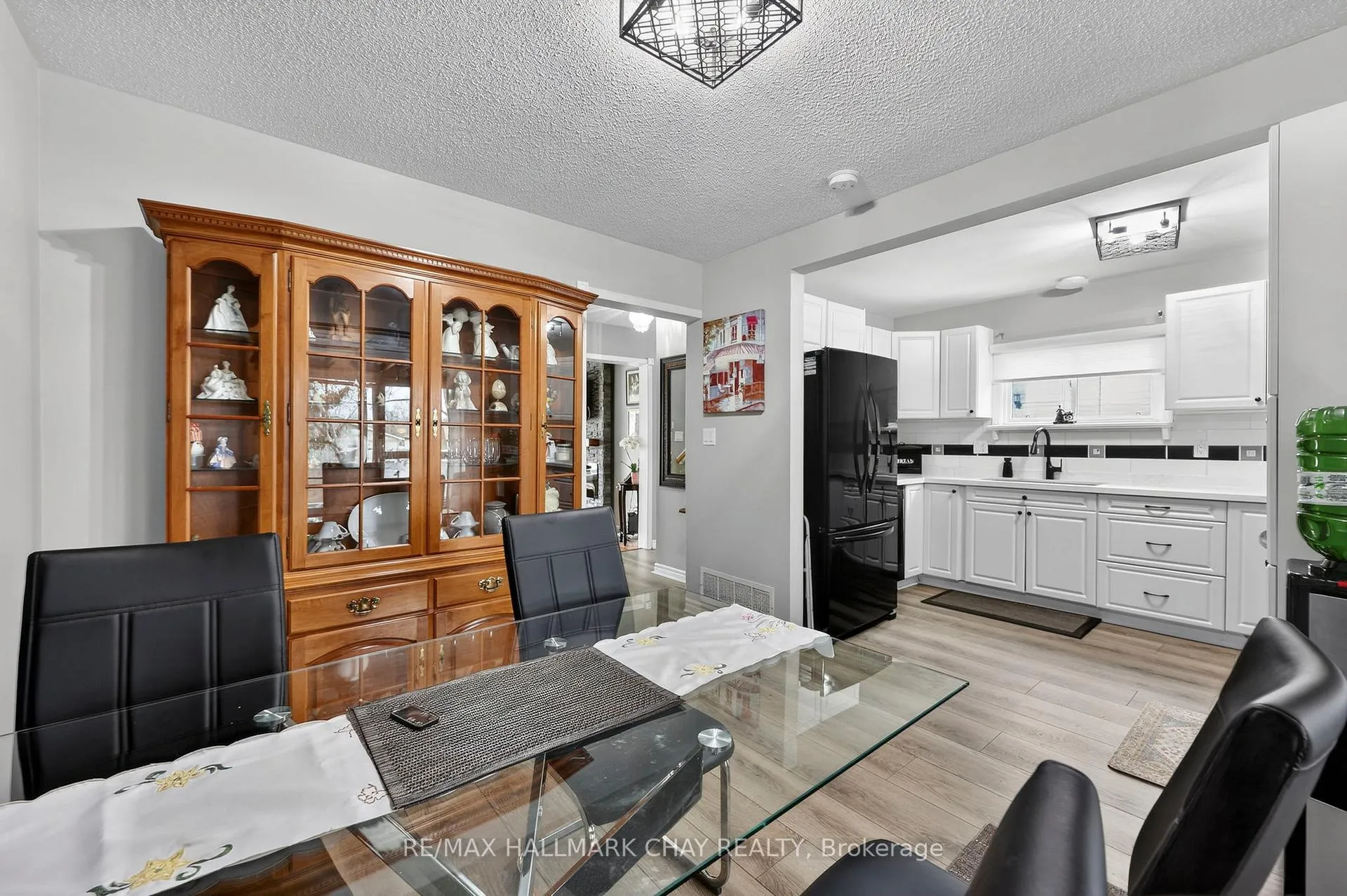 Photo 13 of 15 Wilde Place, Barrie, Letitia Heights — HOMEH