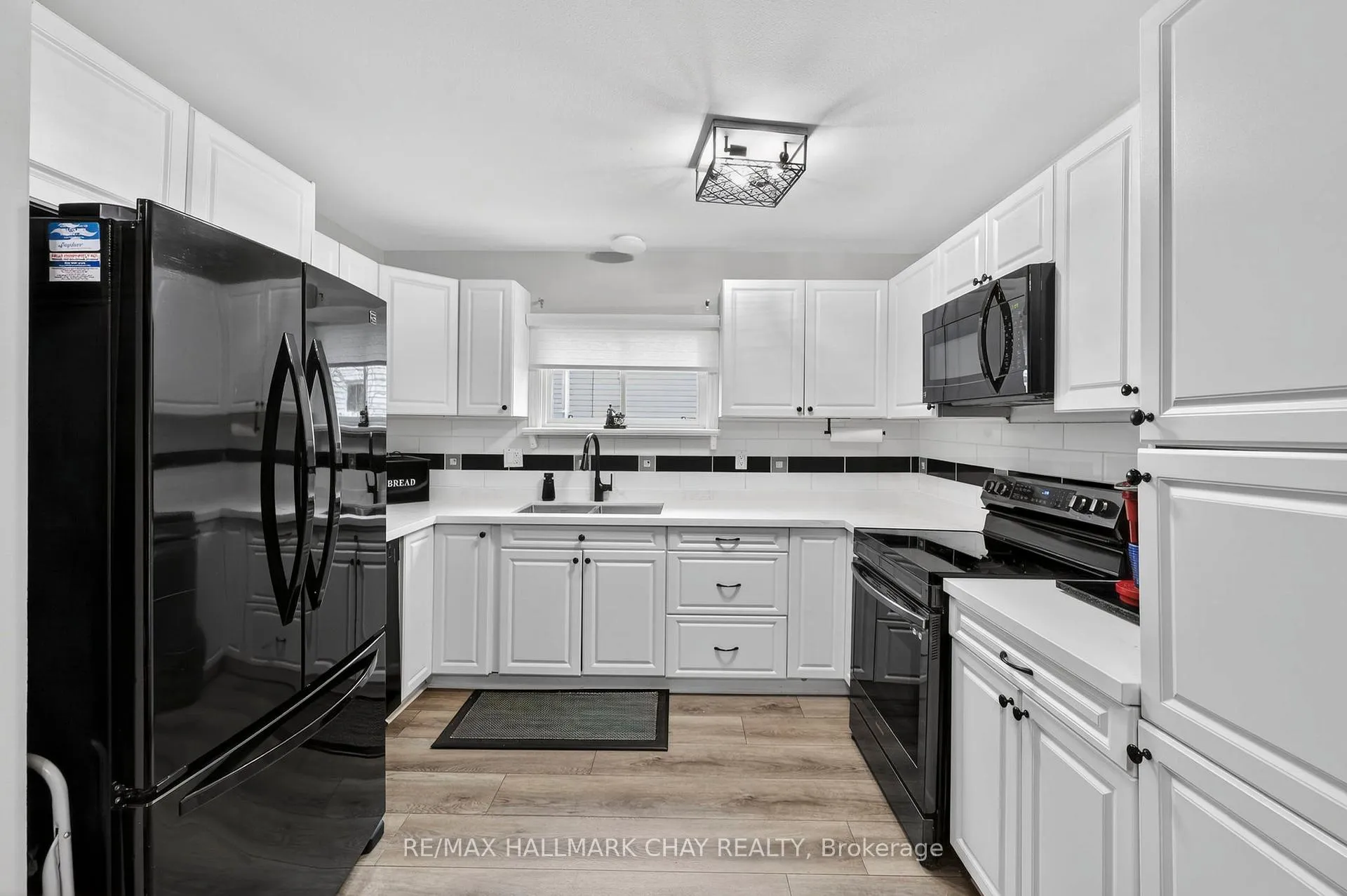 Photo 15 of 15 Wilde Place, Barrie, Letitia Heights — HOMEH