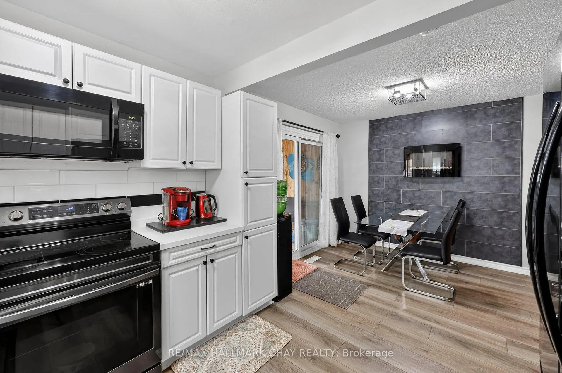 Photo 18 of 15 Wilde Place, Barrie, Letitia Heights — HOMEH