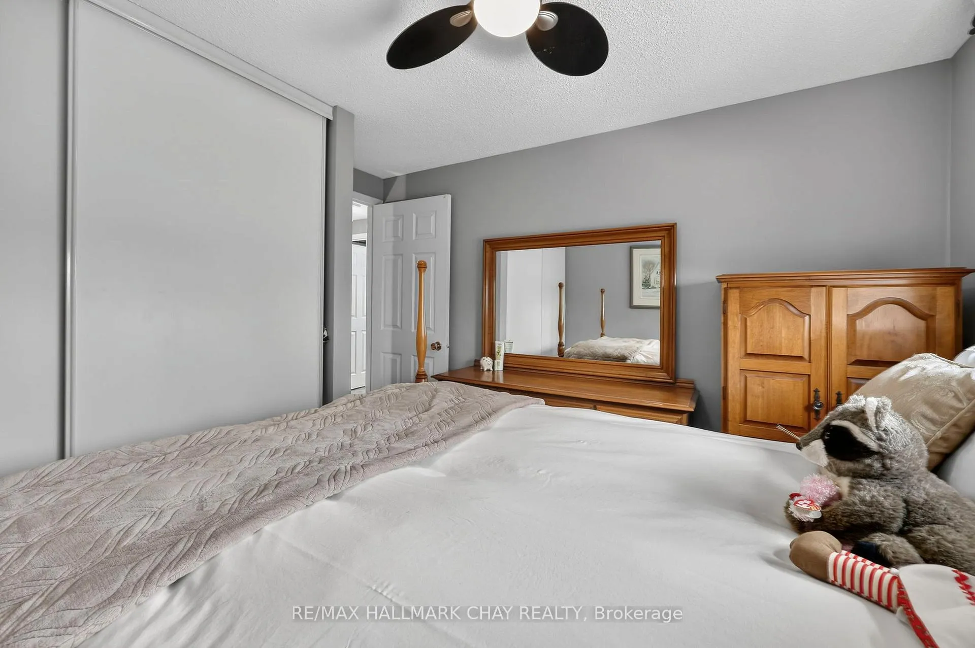 Photo 23 of 15 Wilde Place, Barrie, Letitia Heights — HOMEH