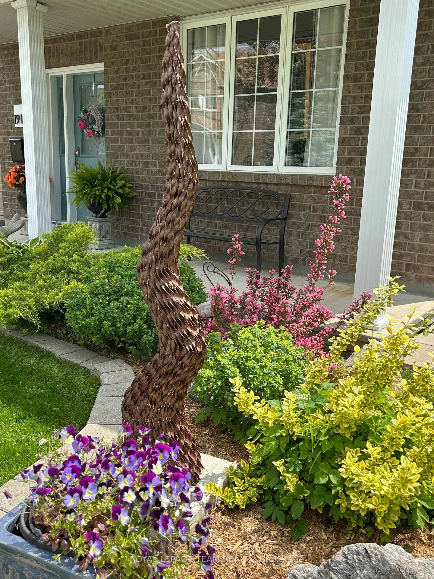 Photo 2 of 191 Cresthaven Drive, Ottawa, Barrhaven East — HOMEH