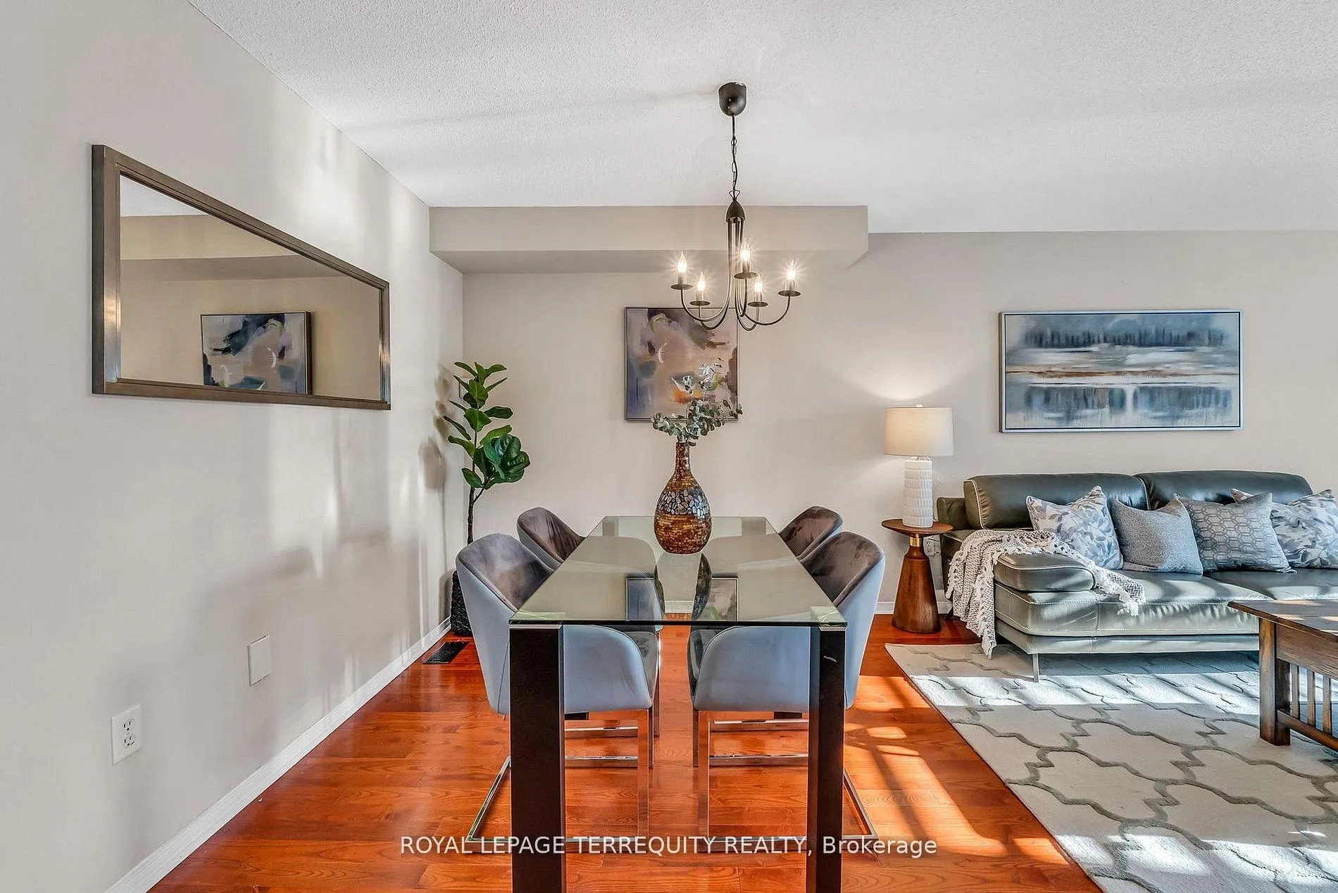 Photo 5 of Unit 25, 1276 Silvan Forest Drive, Burlington, Tansley — HOMEH