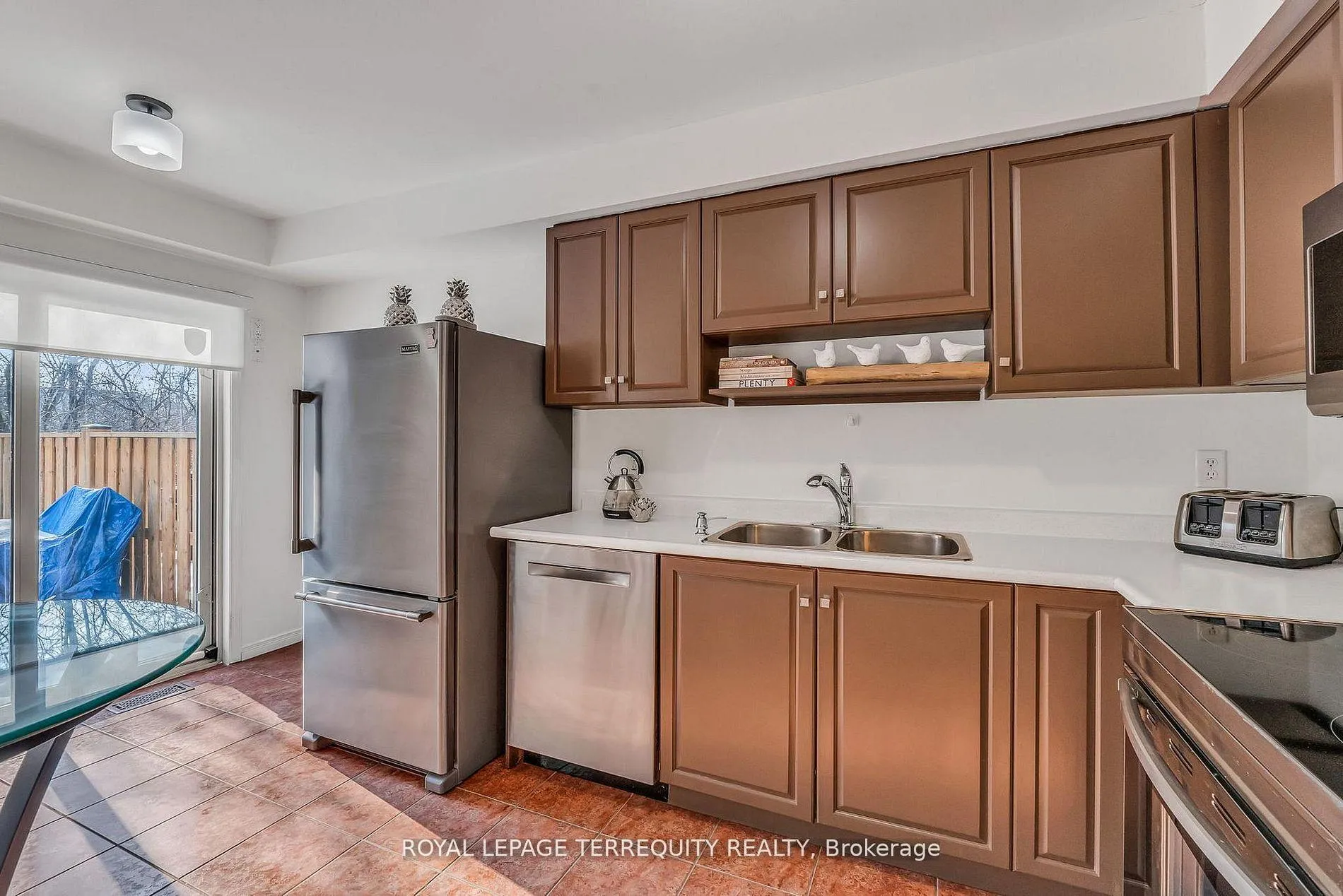 Photo 13 of Unit 25, 1276 Silvan Forest Drive, Burlington, Tansley — HOMEH