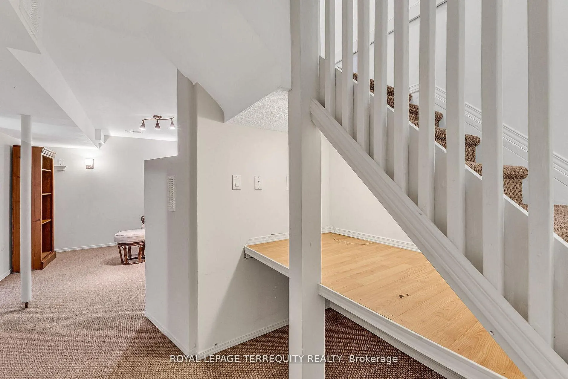 Photo 38 of Unit 25, 1276 Silvan Forest Drive, Burlington, Tansley — HOMEH