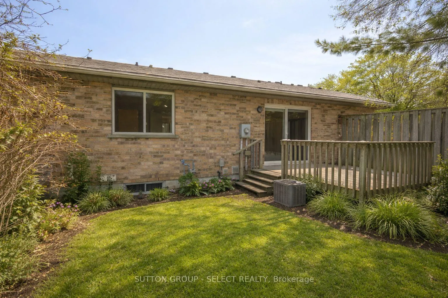 Photo 4 of Unit 10, 1241 Beaverbrook Avenue, London, North N — HOMEH