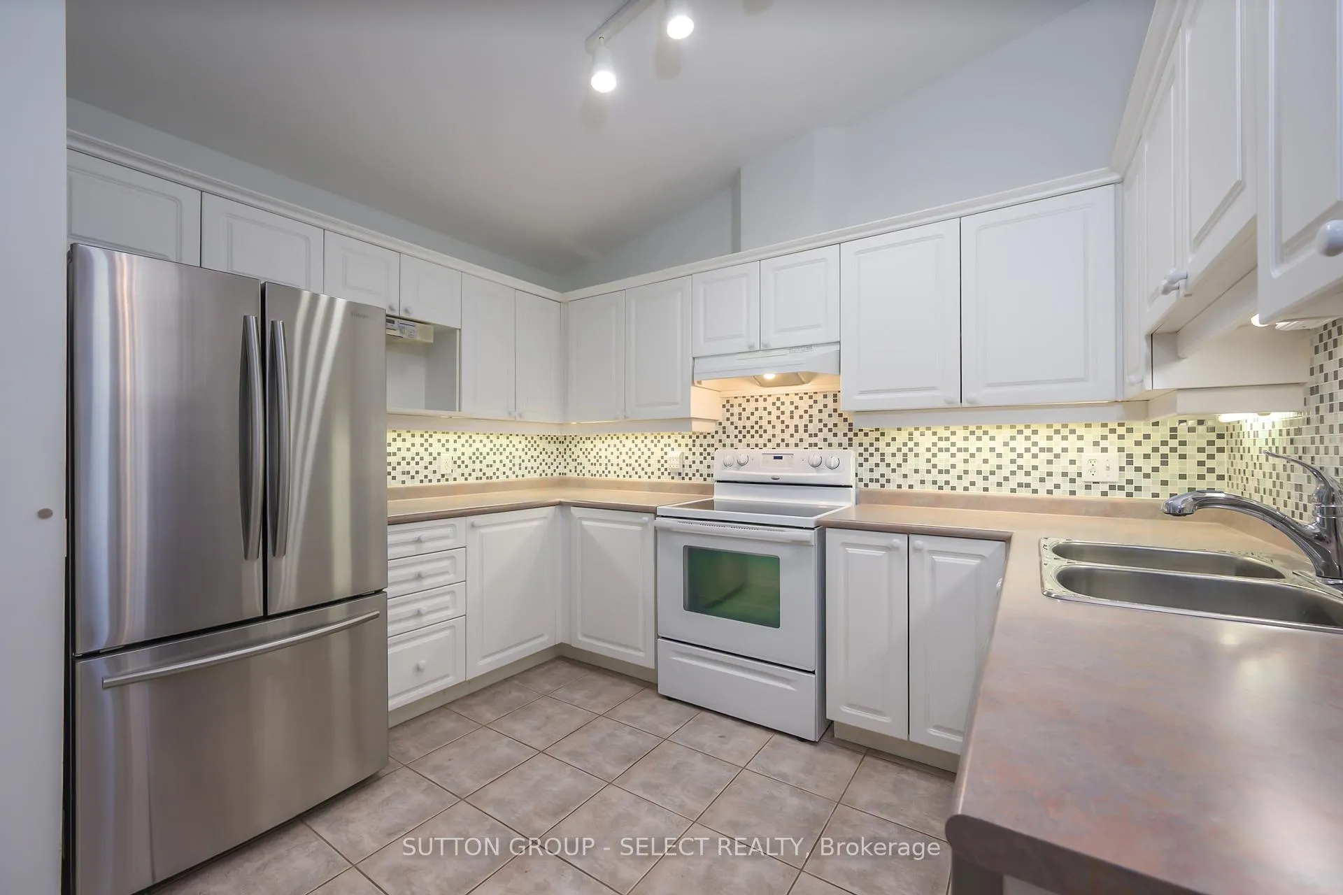 Photo 9 of Unit 10, 1241 Beaverbrook Avenue, London, North N — HOMEH