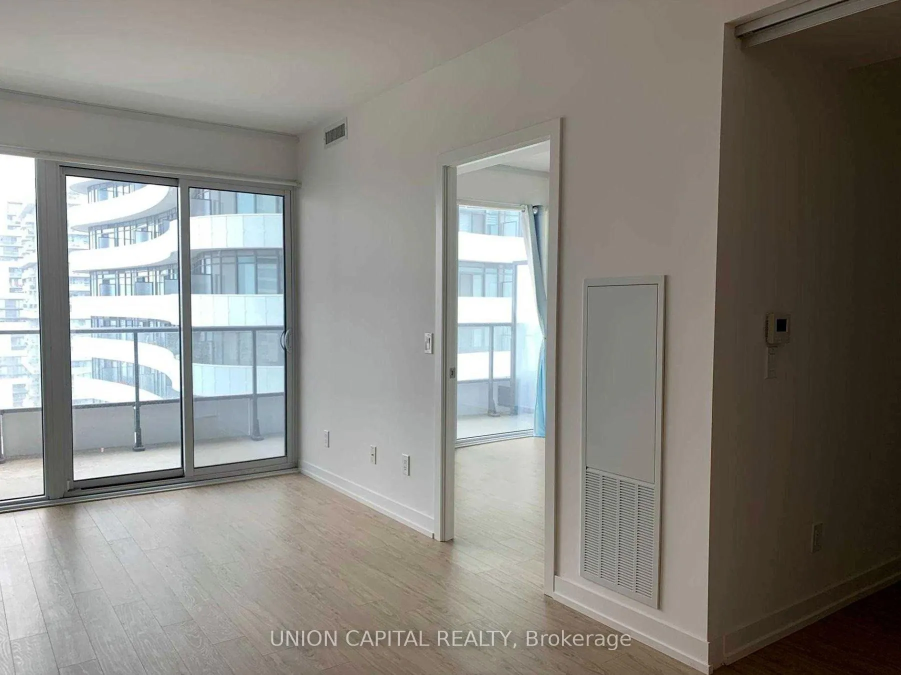 Photo 6 of Unit 3918, 85 Wood Street, Toronto, Church-Yonge Corridor — HOMEH