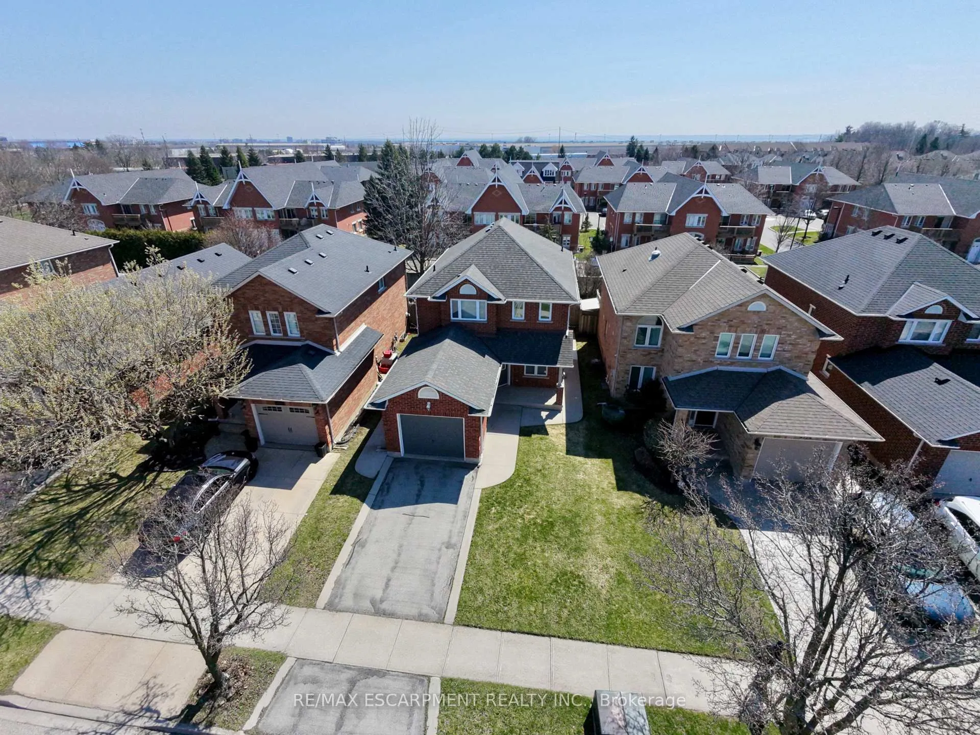 Photo 5 of 4126 Bianca Forest Drive, Burlington, Tansley — HOMEH
