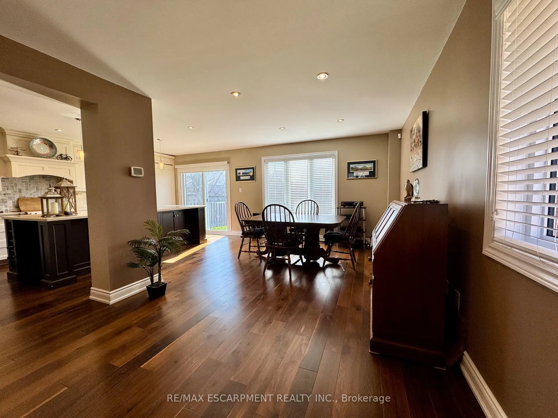 Photo 14 of 4126 Bianca Forest Drive, Burlington, Tansley — HOMEH