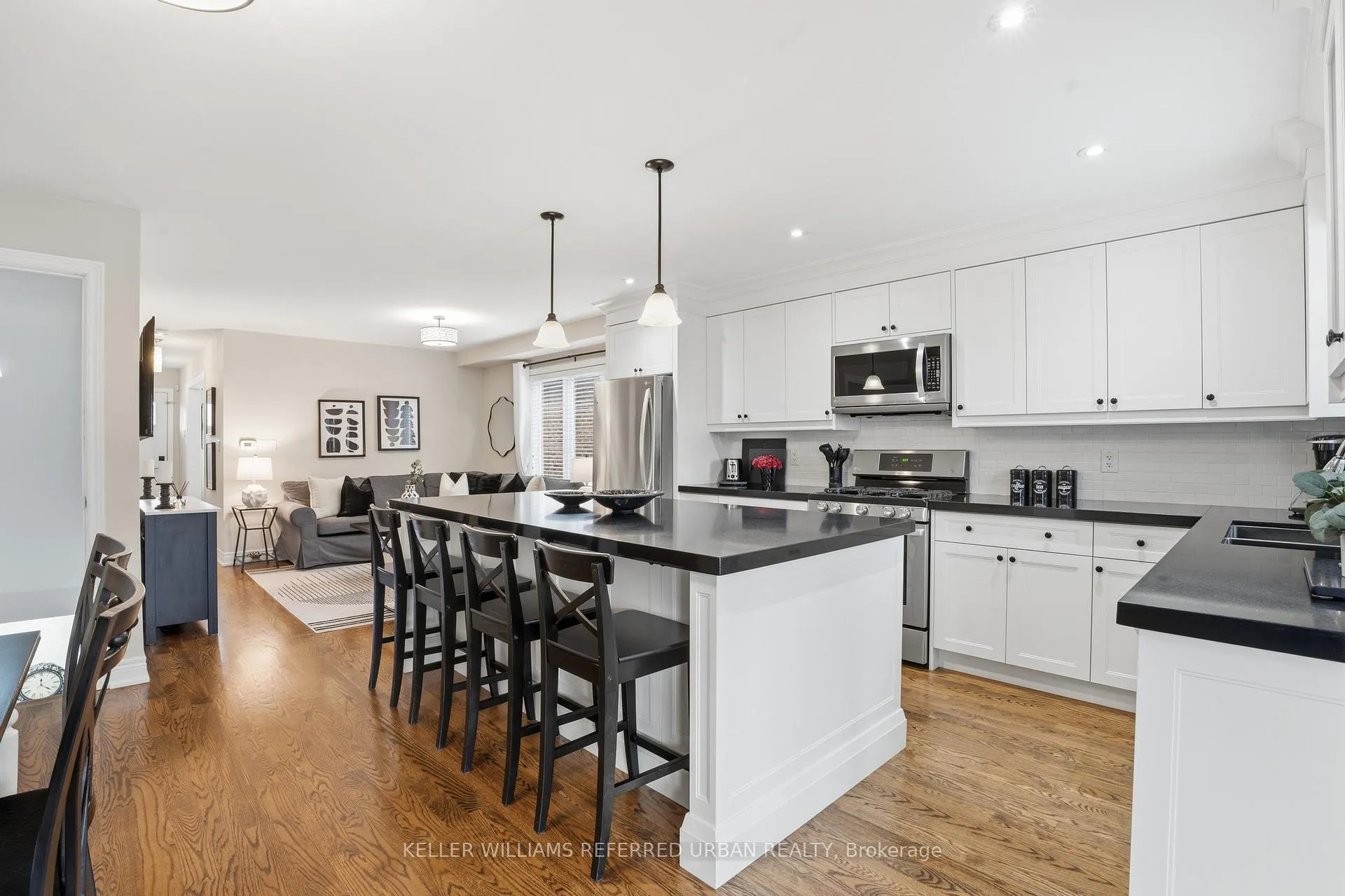Photo 13 of 266 Melrose Street, Etobicoke, Mimico — HOMEH