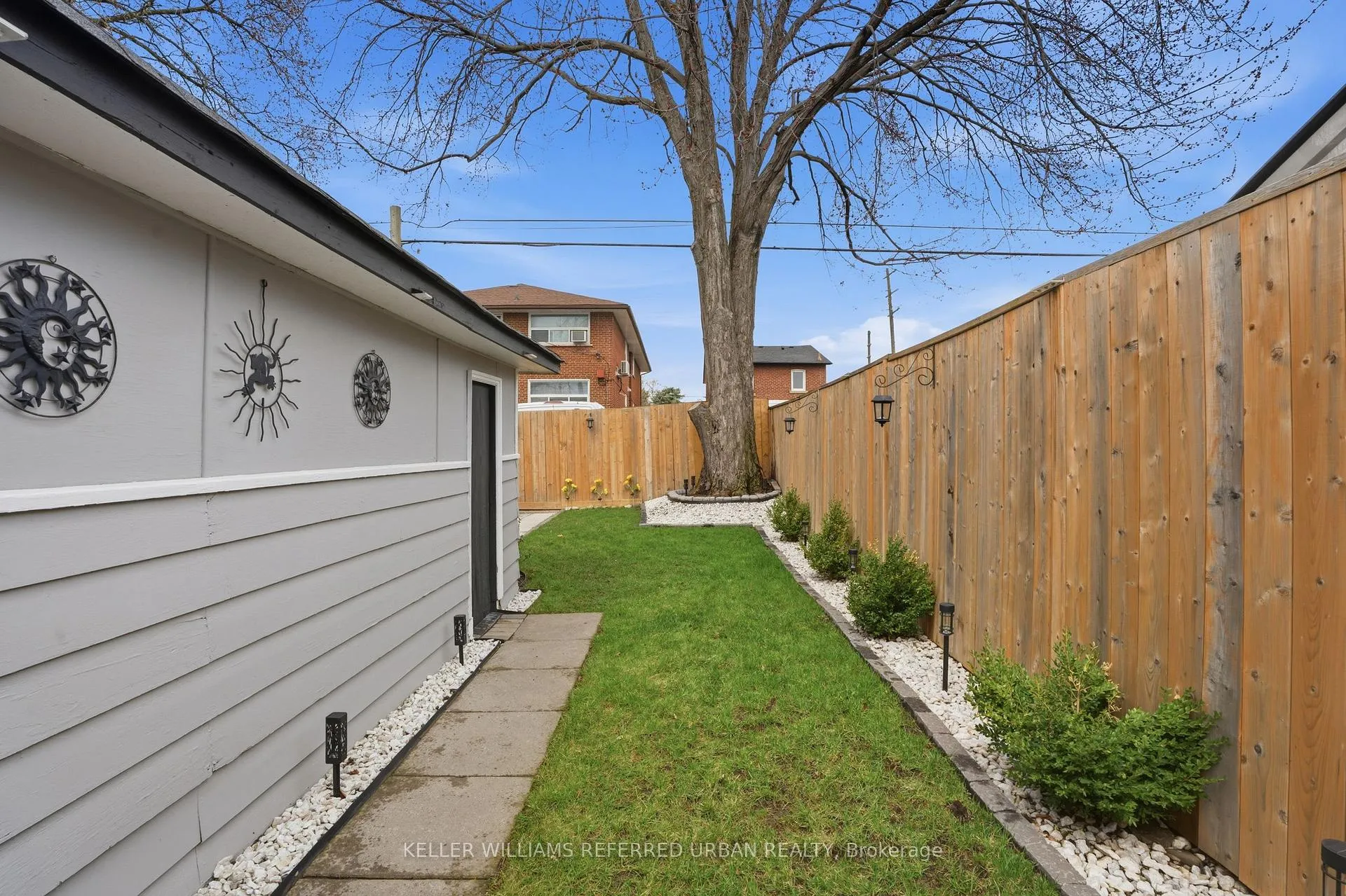 Photo 35 of 266 Melrose Street, Etobicoke, Mimico — HOMEH