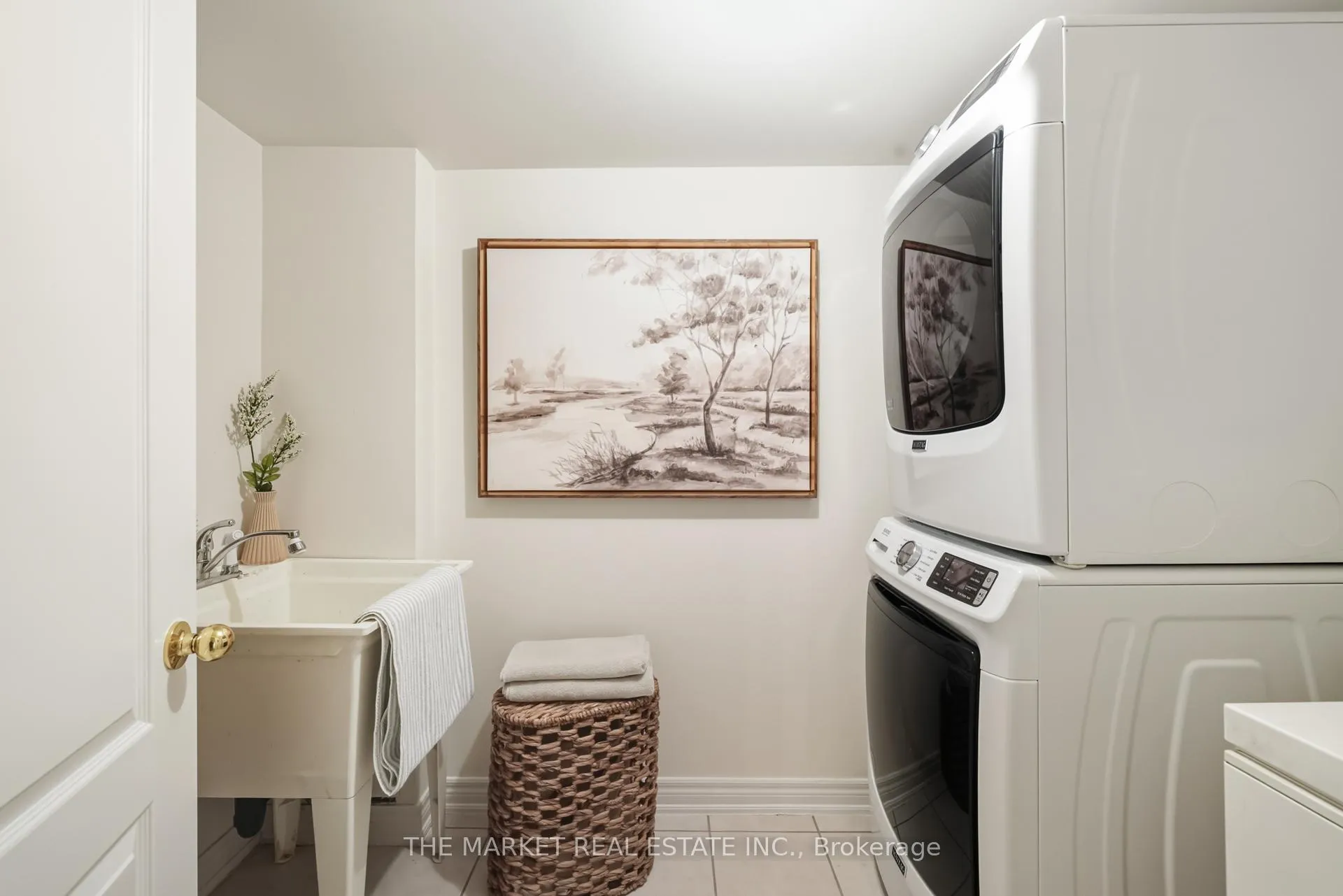Photo 42 of 67 Winners Circle, Toronto, The Beaches — HOMEH