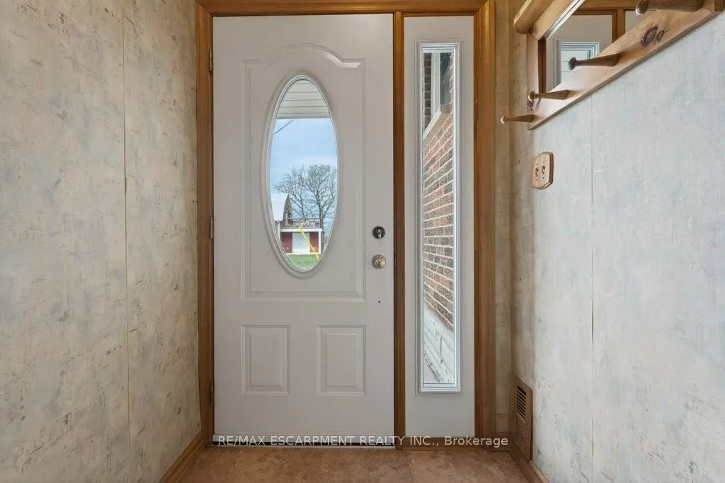 Photo 4 of 3378 Johnson Street, Lincoln, Lincoln-Jordan/Vineland — HOMEH