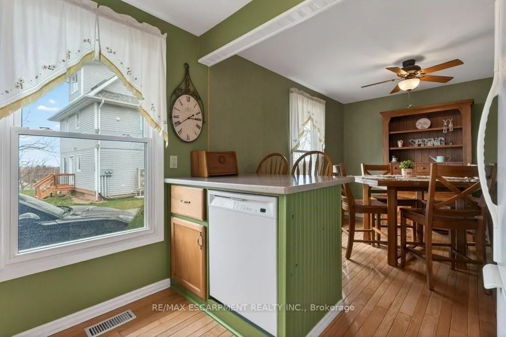 Photo 10 of 3378 Johnson Street, Lincoln, Lincoln-Jordan/Vineland — HOMEH