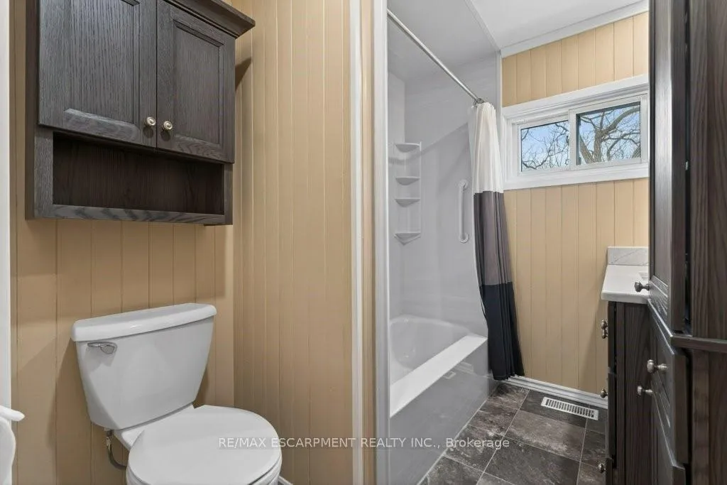 Photo 15 of 3378 Johnson Street, Lincoln, Lincoln-Jordan/Vineland — HOMEH