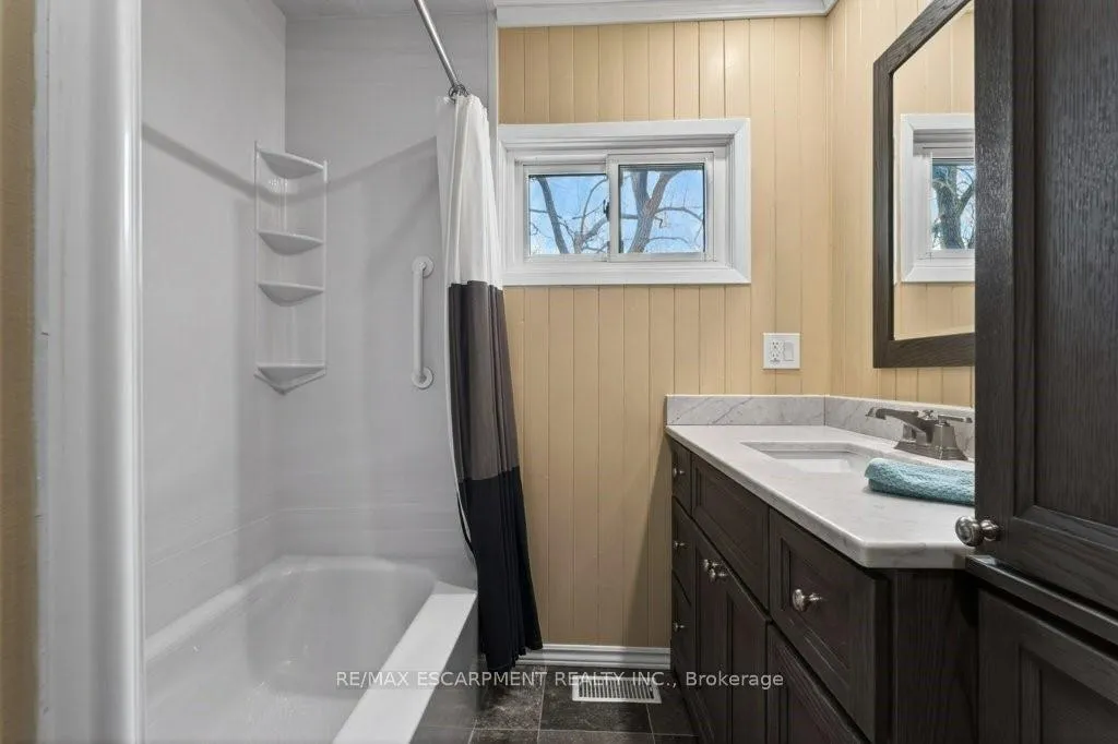 Photo 16 of 3378 Johnson Street, Lincoln, Lincoln-Jordan/Vineland — HOMEH