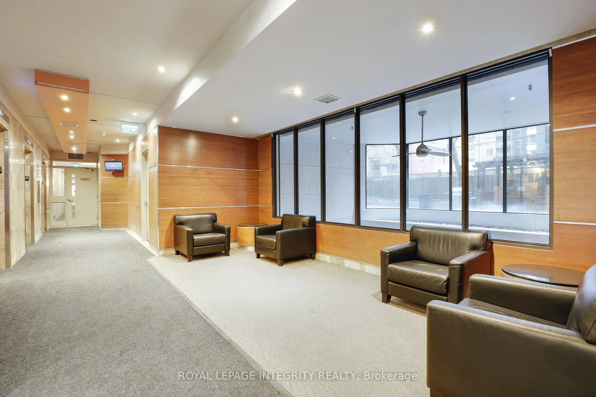 Photo 3 of Unit PH2104, 470 Laurier Avenue W, Ottawa, Ottawa Centre — HOMEH