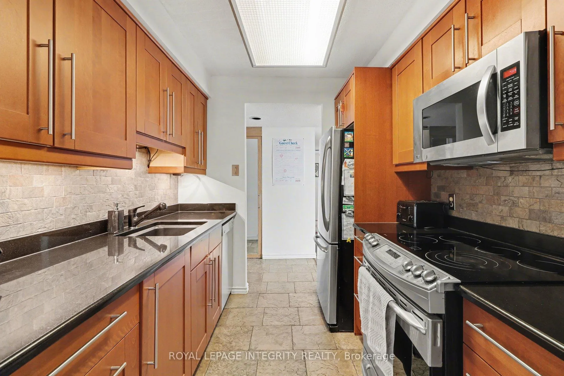 Photo 6 of Unit PH2104, 470 Laurier Avenue W, Ottawa, Ottawa Centre — HOMEH