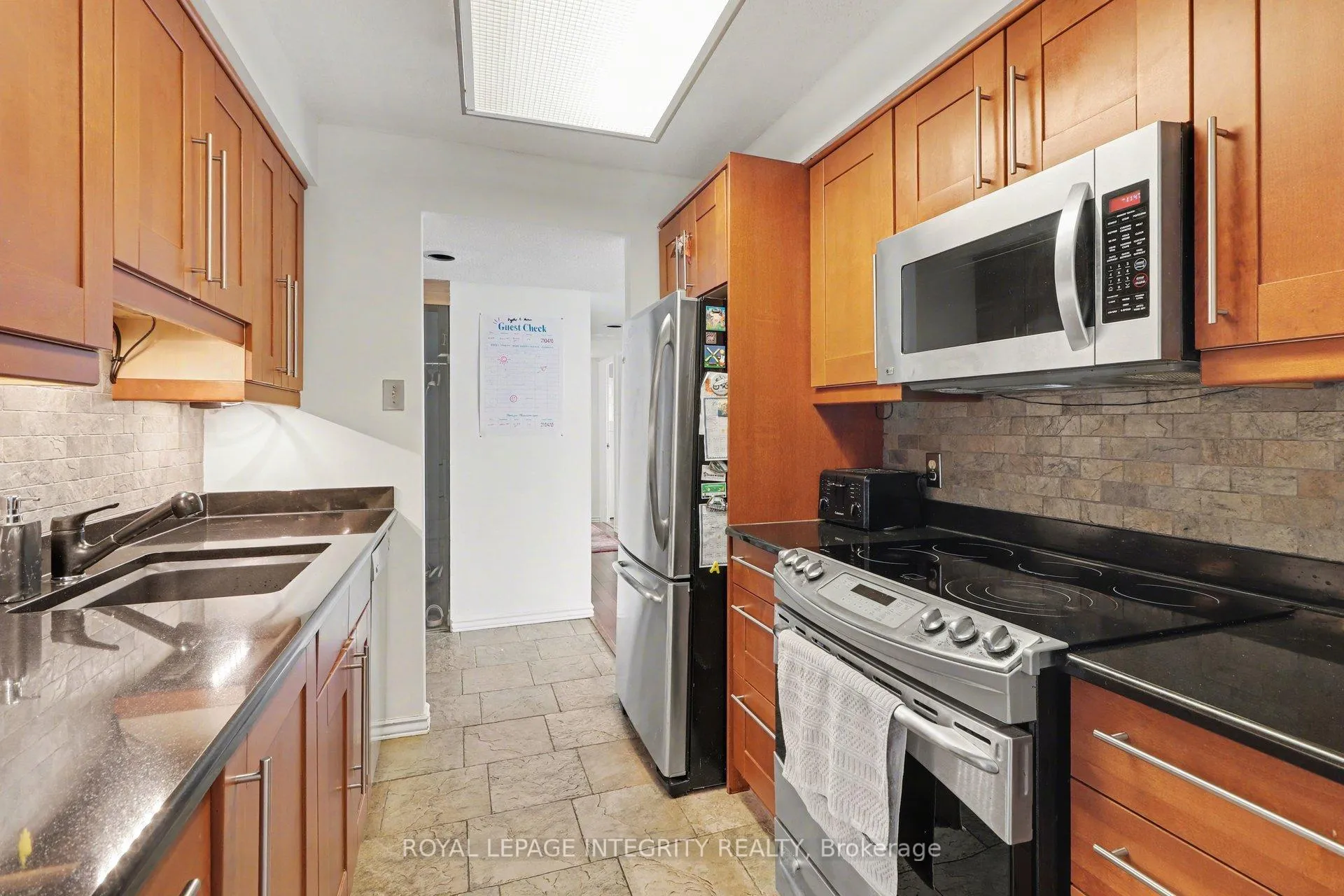 Photo 8 of Unit PH2104, 470 Laurier Avenue W, Ottawa, Ottawa Centre — HOMEH