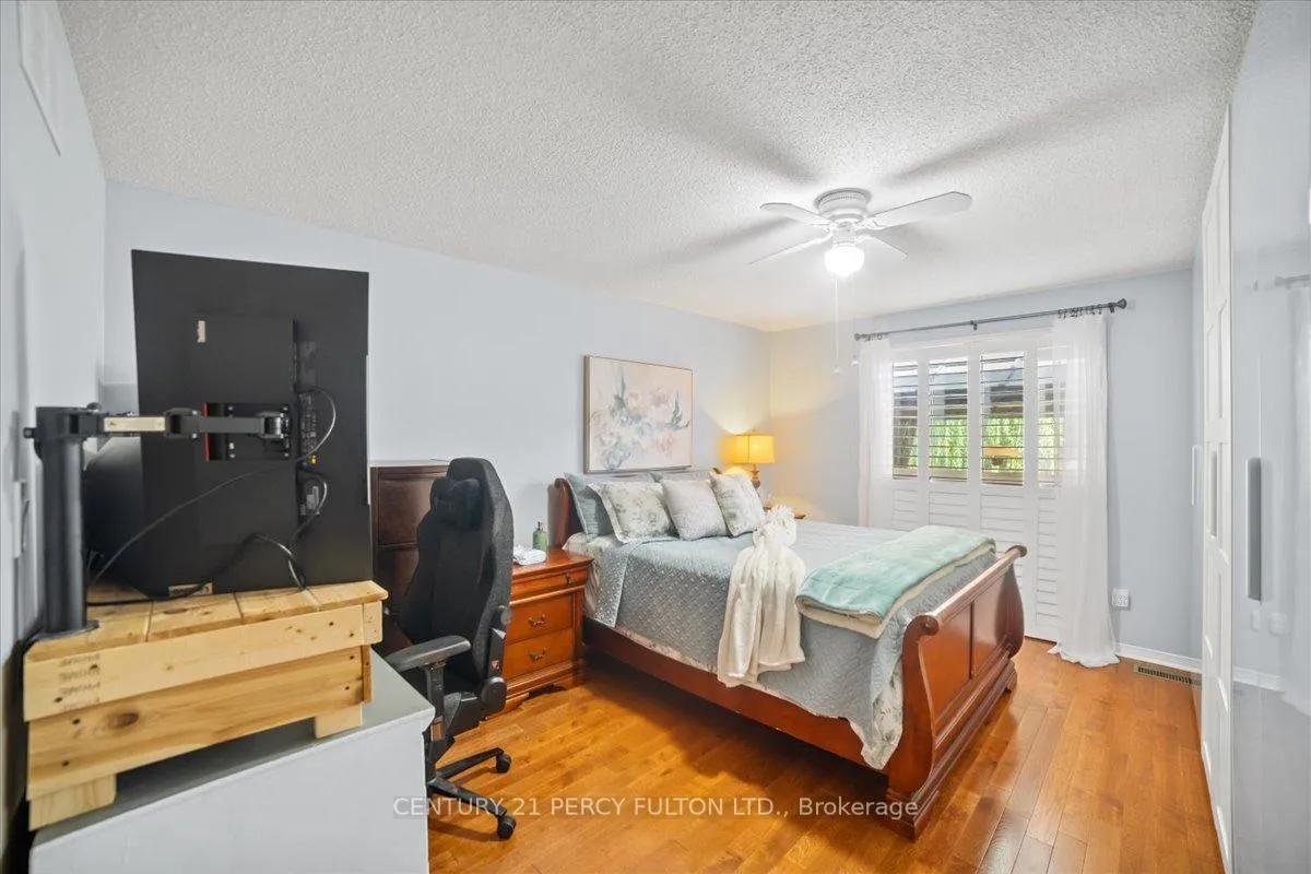Photo 14 of 1250 Ormond Drive, Oshawa, Samac — HOMEH