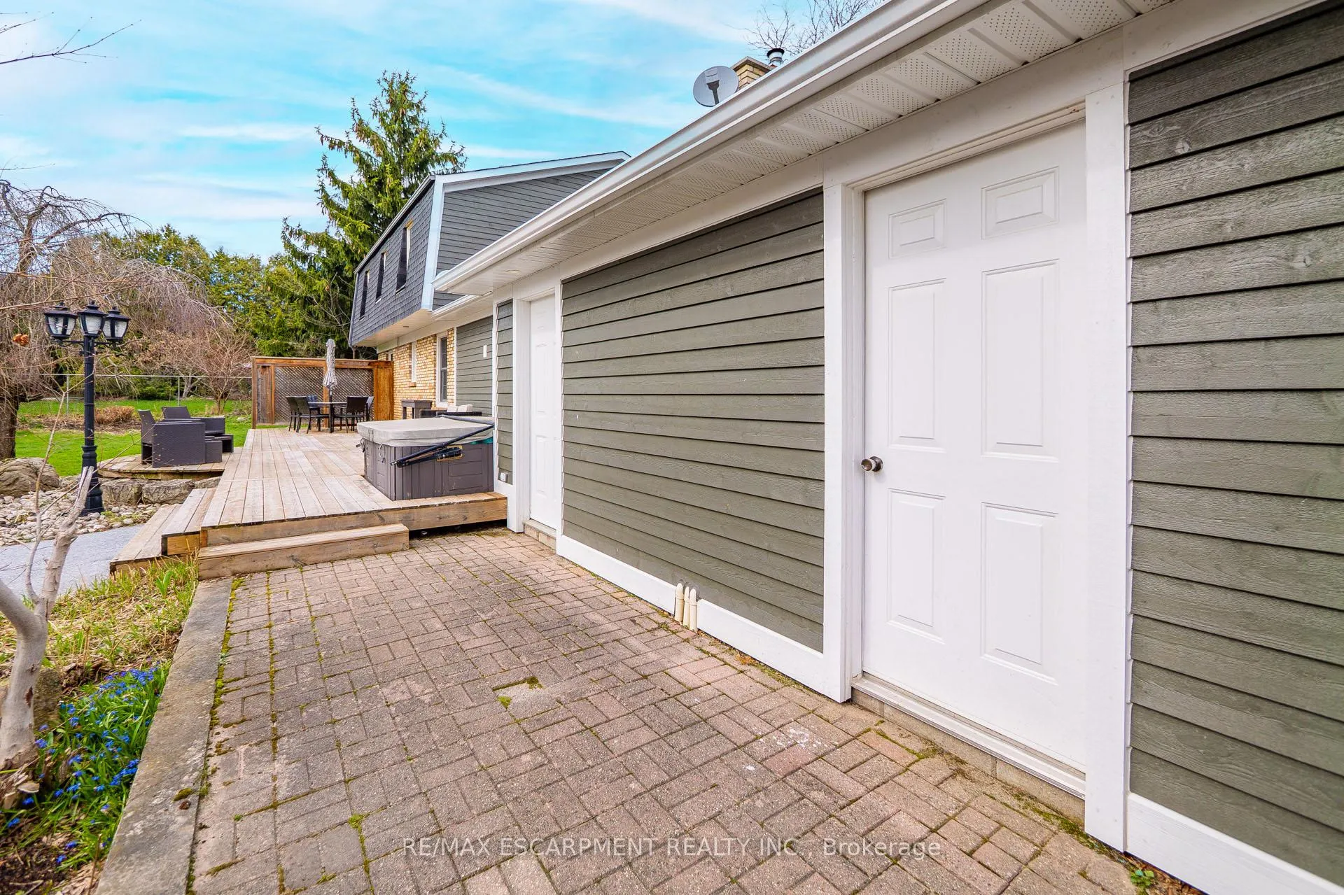 Photo 38 of 8 Wildan Drive, Hamilton, Freelton — HOMEH