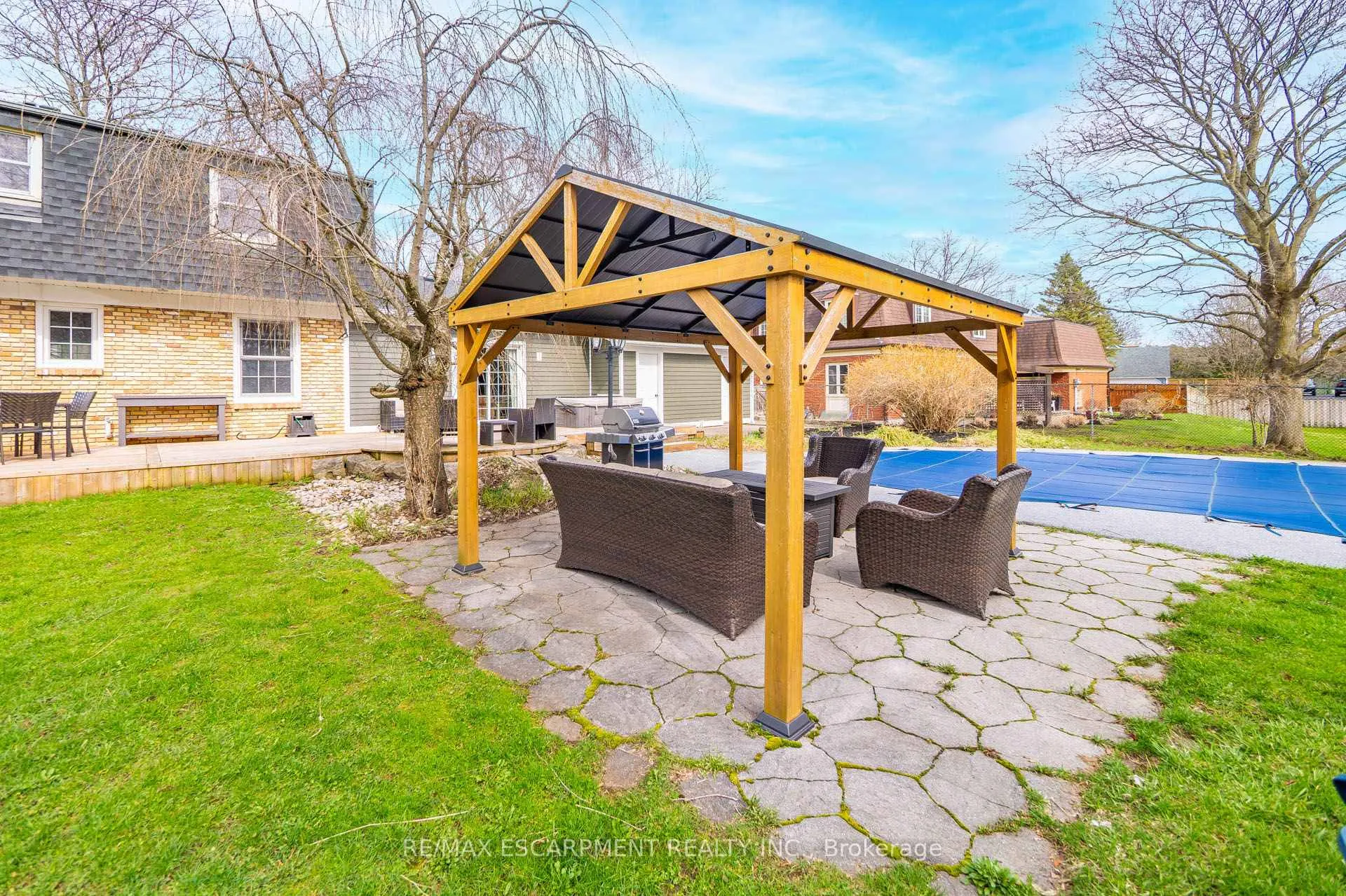 Photo 39 of 8 Wildan Drive, Hamilton, Freelton — HOMEH