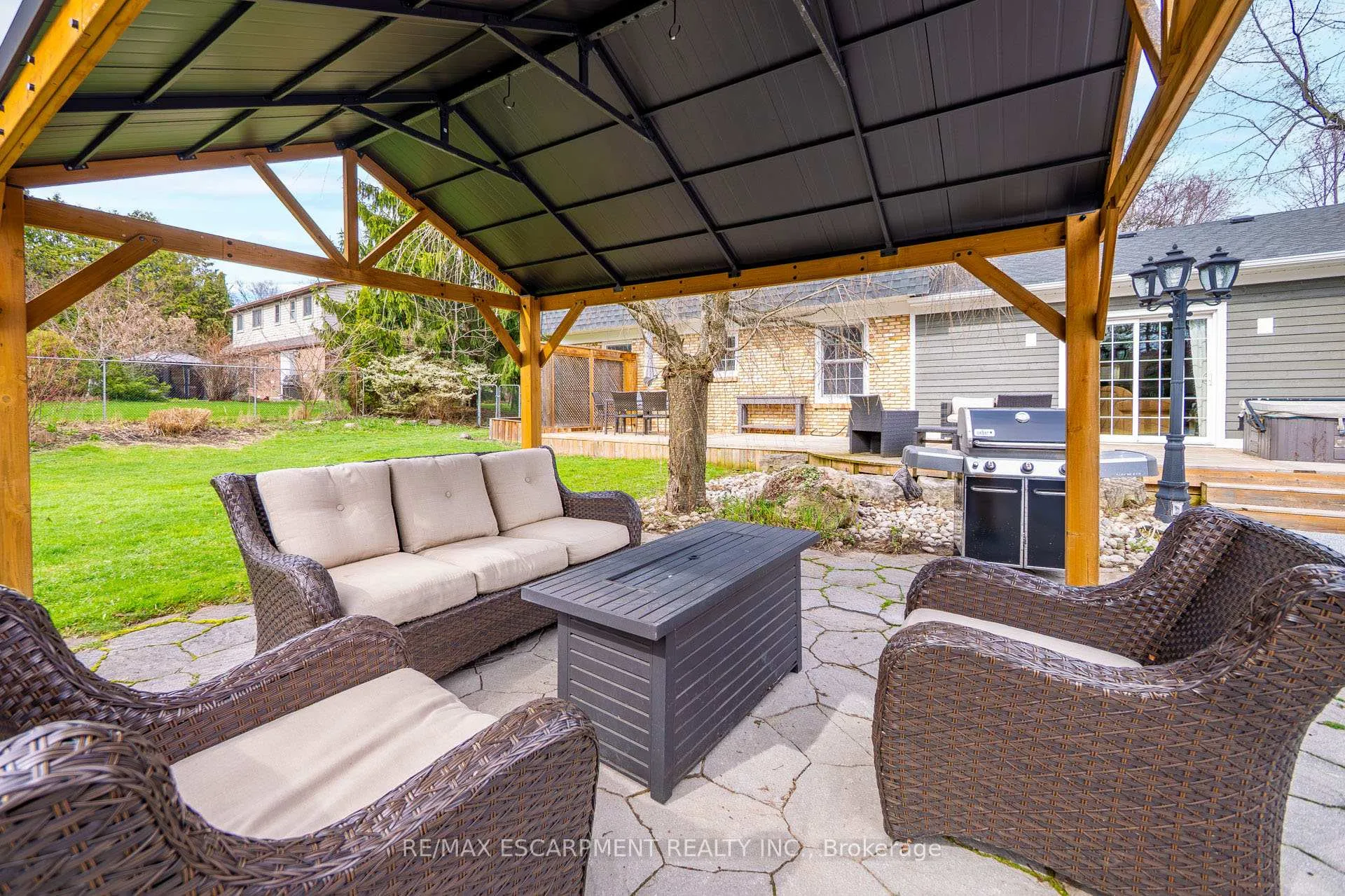 Photo 40 of 8 Wildan Drive, Hamilton, Freelton — HOMEH